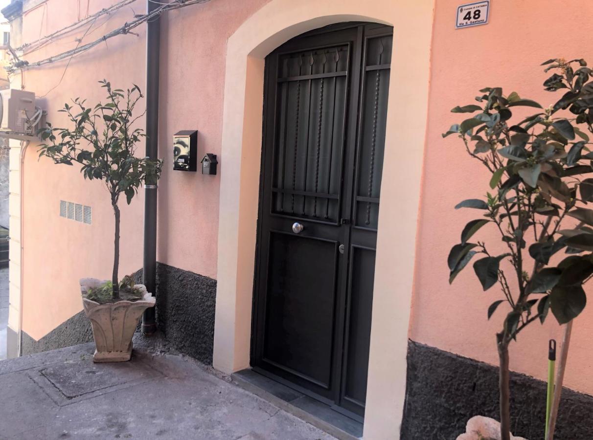 カターニアLa Casa Di Karolaアパートメント エクステリア 写真