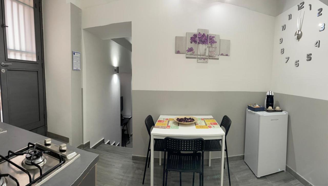 カターニアLa Casa Di Karolaアパートメント エクステリア 写真