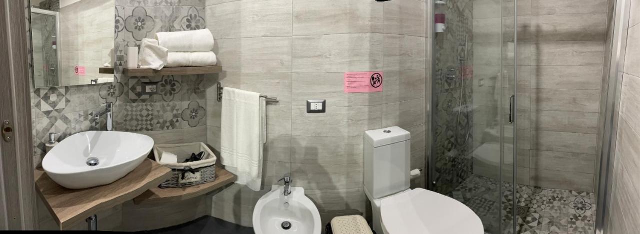 カターニアLa Casa Di Karolaアパートメント エクステリア 写真